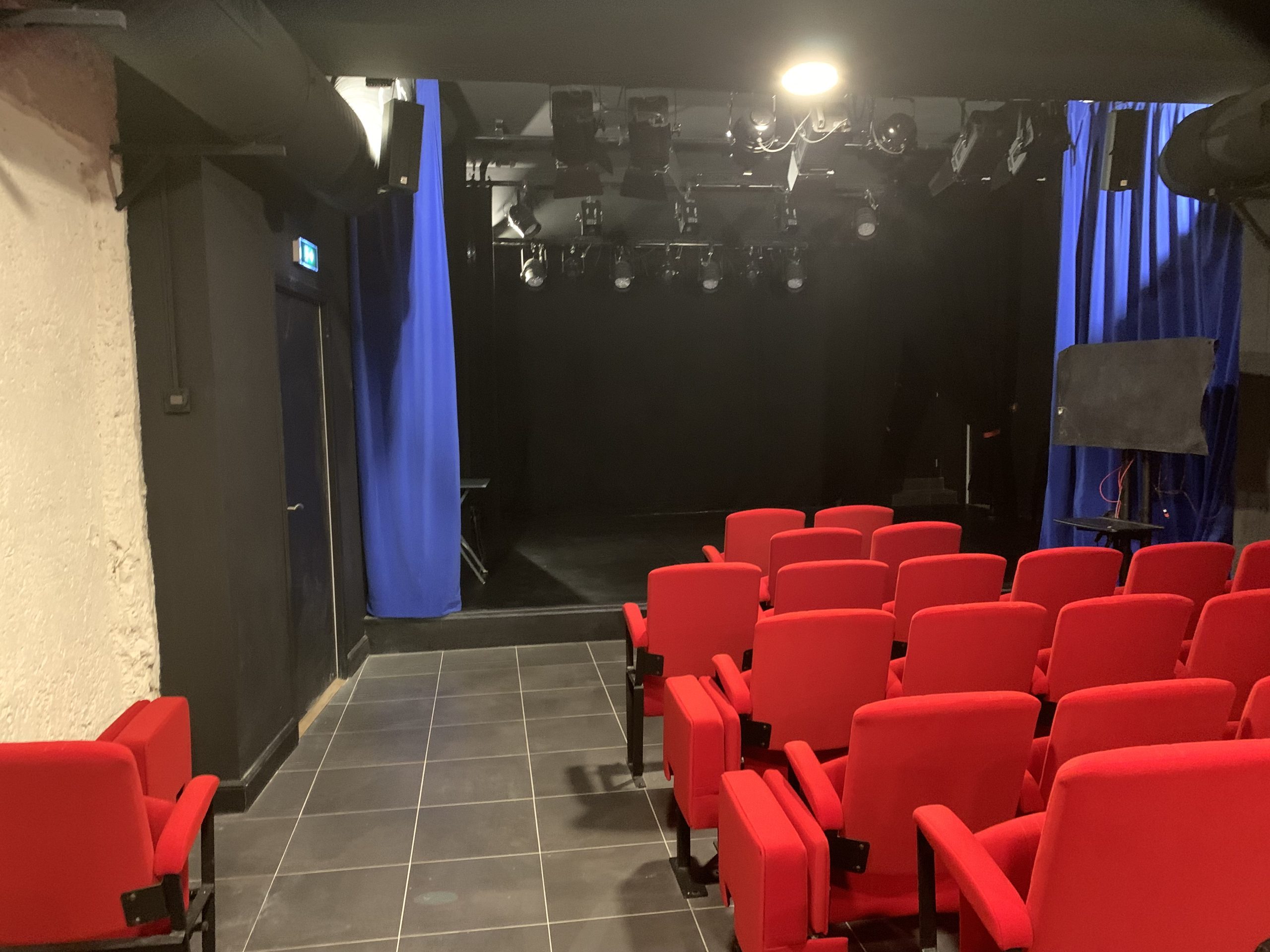 Une vraie salle de spectacle