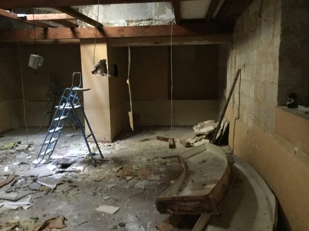 Travaux de transformation du théâtre L'Oriflamme, rue du Portail Matheron à Avignon